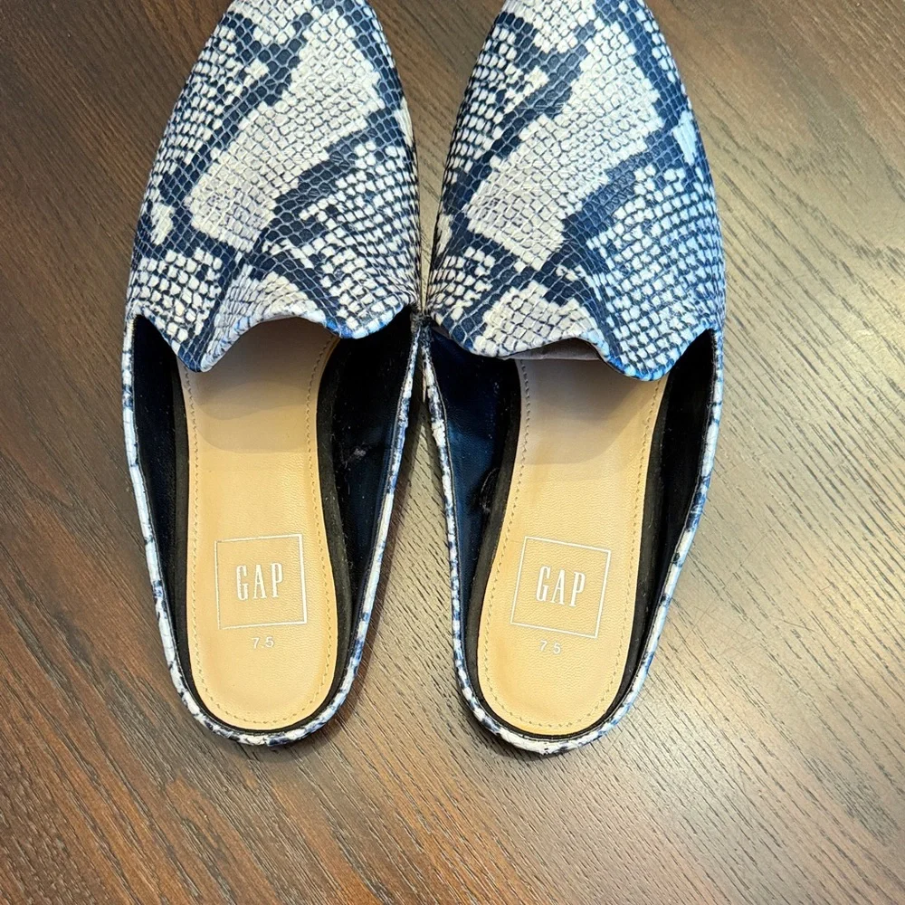 GAP Blue and White Snake-Print Slip-On Mules - Picture 9 of 11